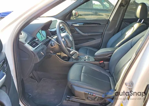 2021 BMW X1 Sdrive28I z USA, uszkodzony, nr VIN WBXJG7C03M3M67036